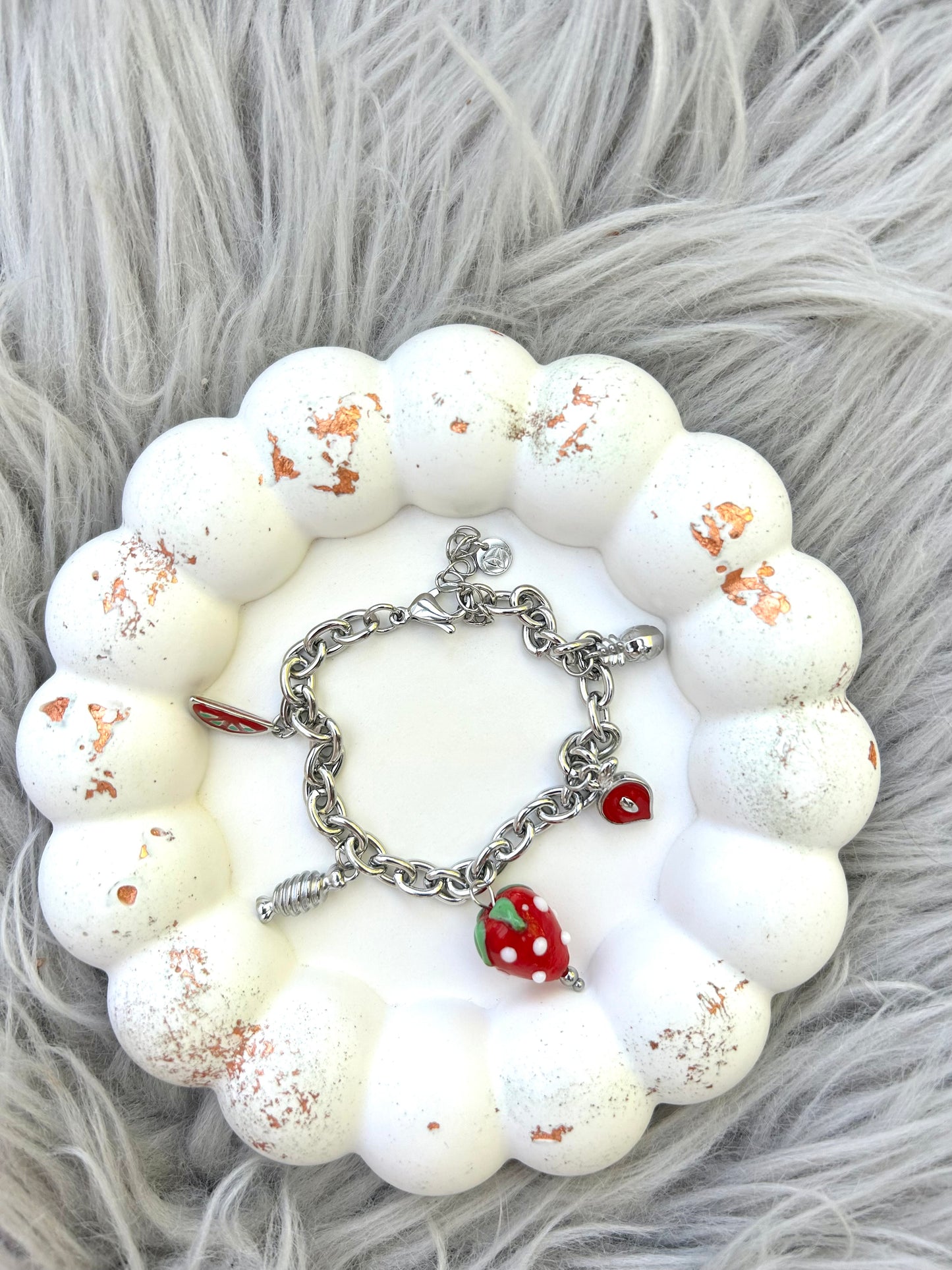 Strawberry Charm Armband Silber