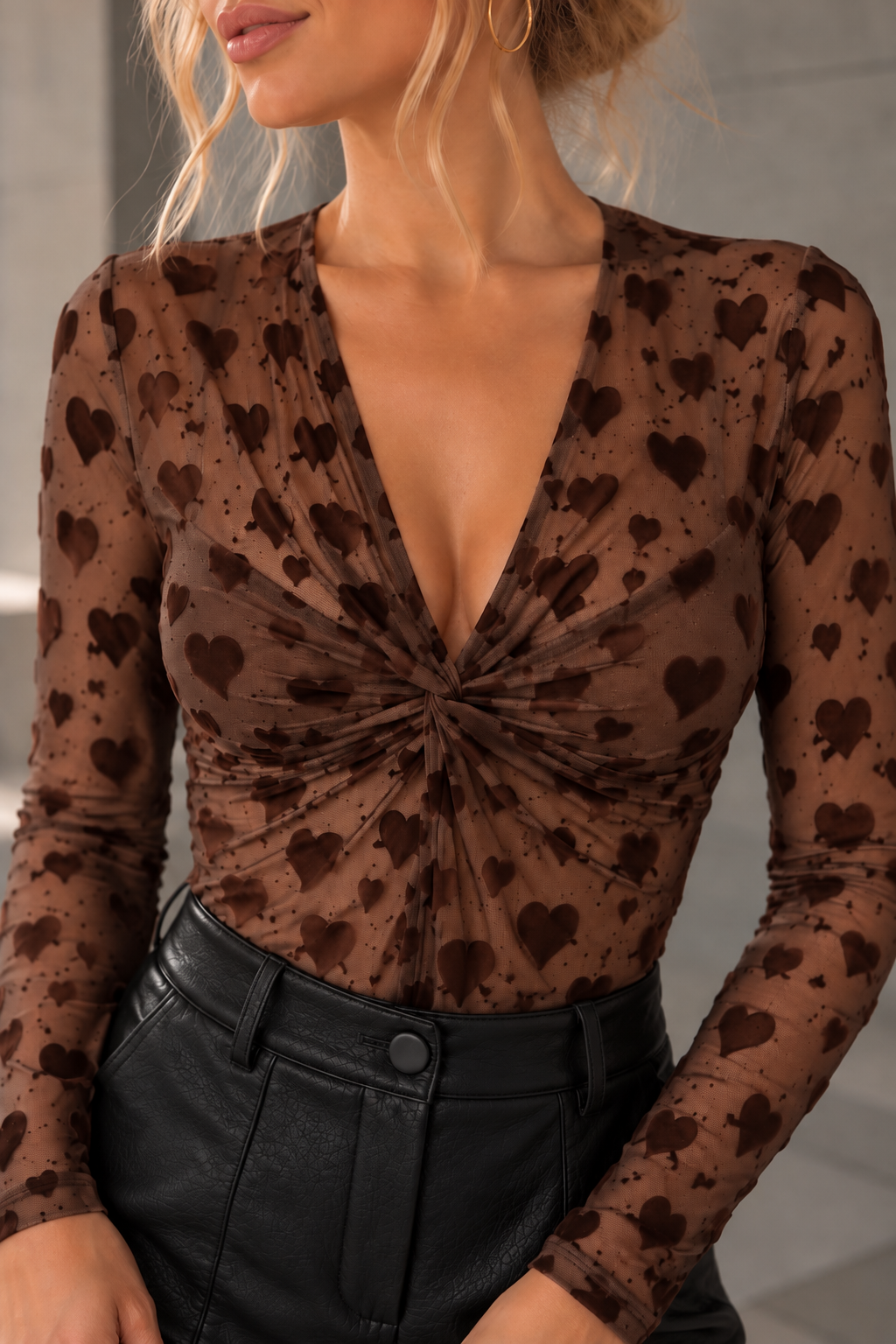 Amore Heart – Mesh-Body mit Herzchen in Braun
